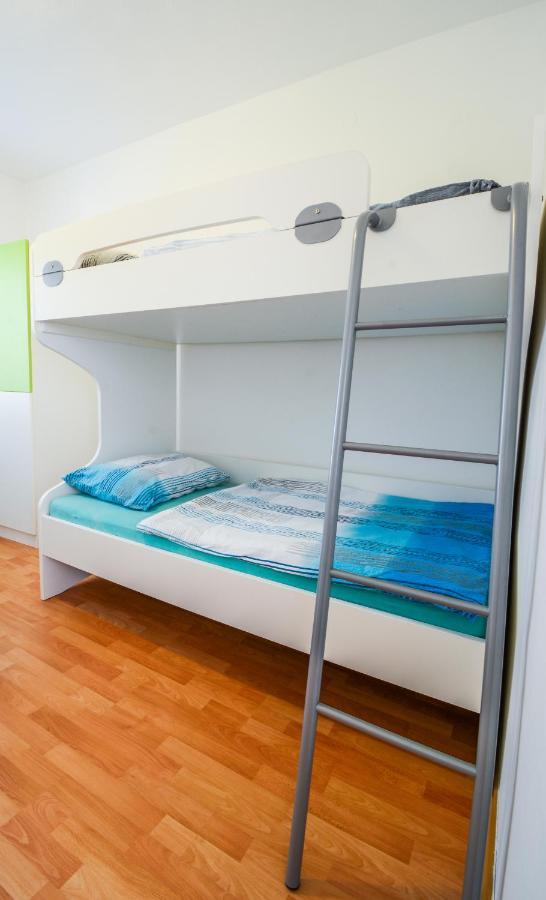 Apartment Guest House Leo Zara Esterno foto