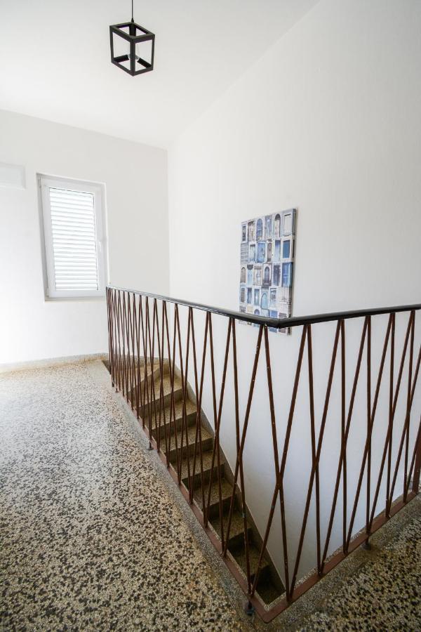 Apartment Guest House Leo Zara Esterno foto