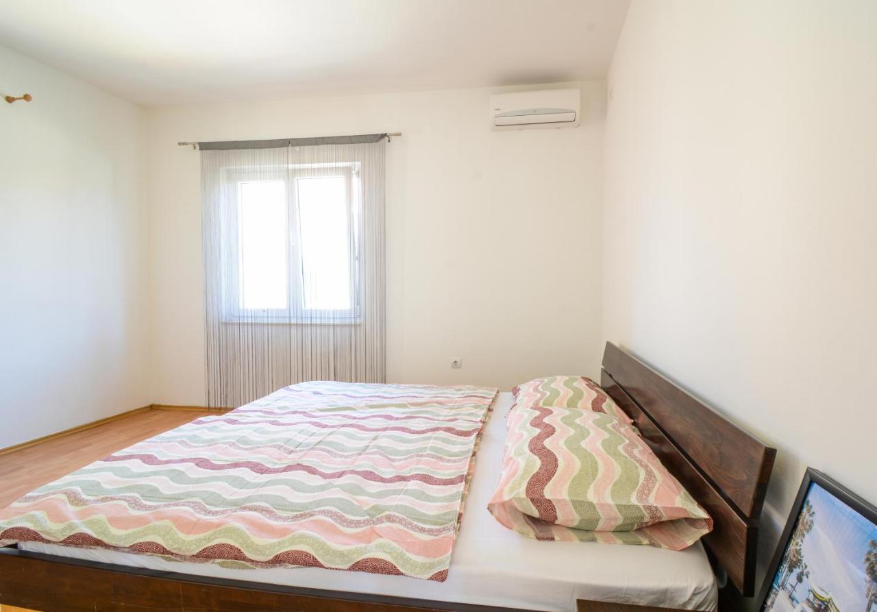 Apartment Guest House Leo Zara Esterno foto